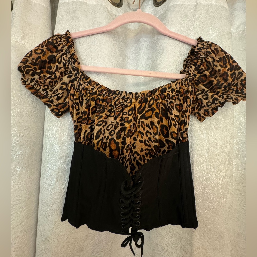 I.Am.Gia fun leopard waist cinch top. Size small.